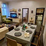 Heart Of Stylish 3br * Praha