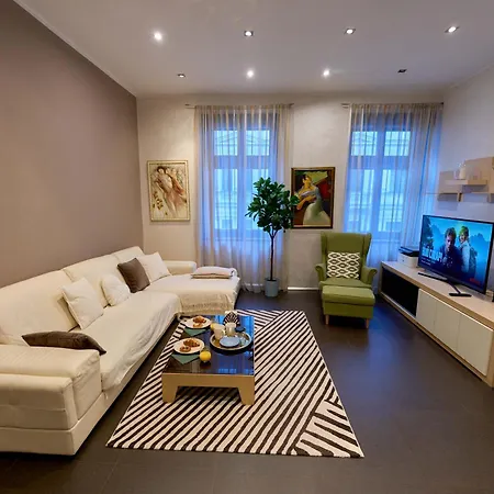 Heart Of Stylish 3br *
