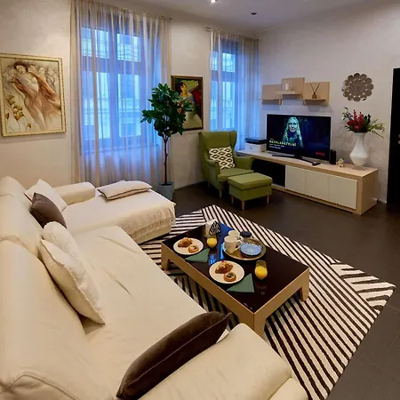 Heart Of Stylish 3br Praga