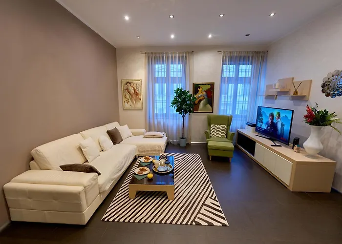 Heart Of Stylish 3br *