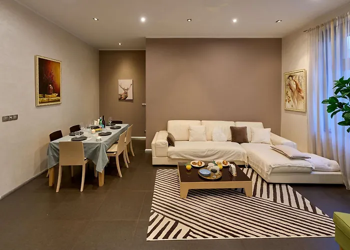 Heart Of Stylish 3br *